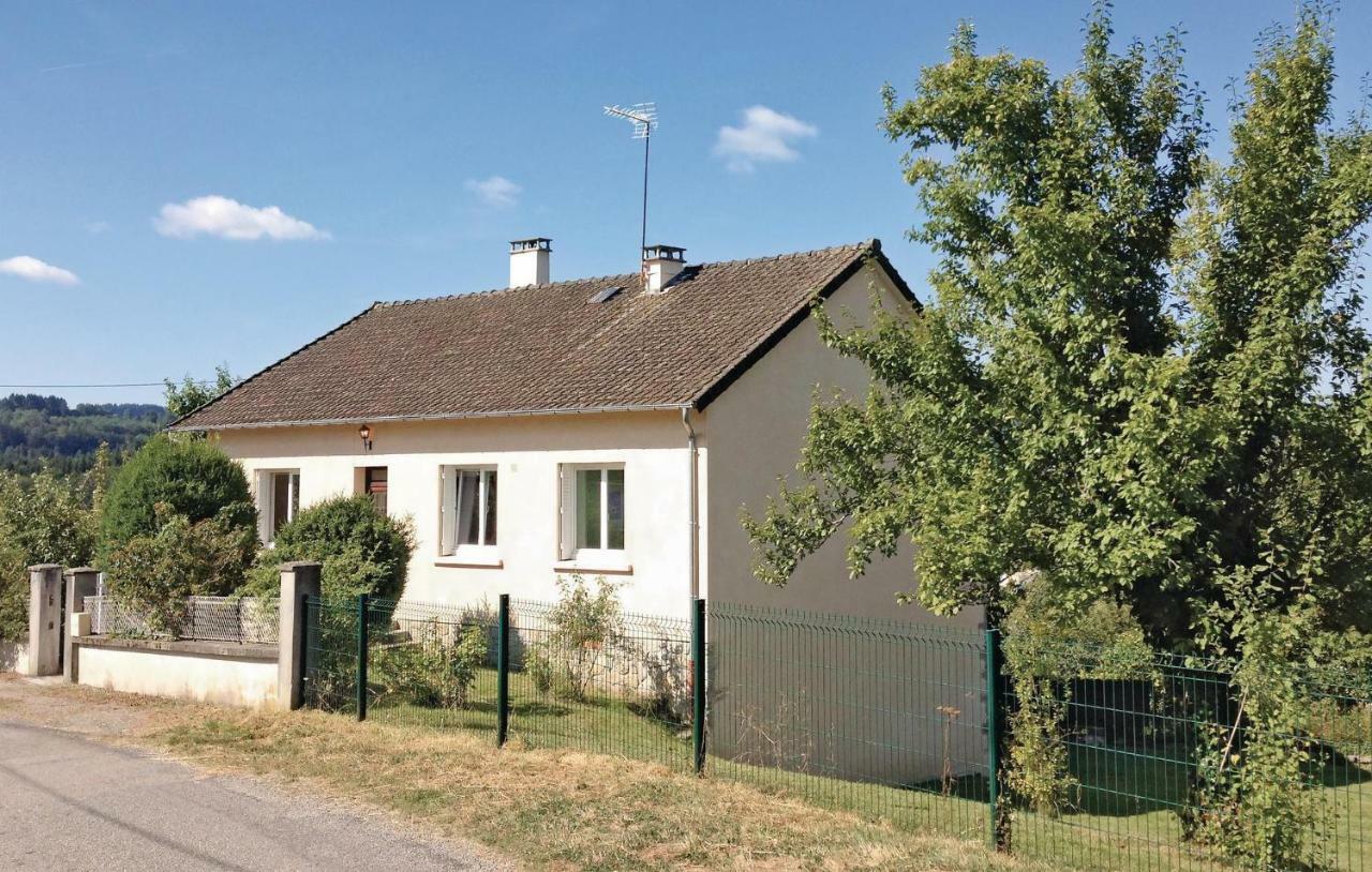 Awesome Home In Peyrat Le Chateau Экстерьер фото